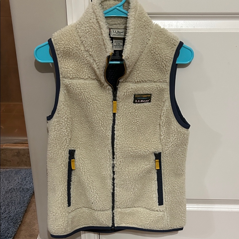 L.L. Bean Mountain Pile Cream and Navy Fleece Vest